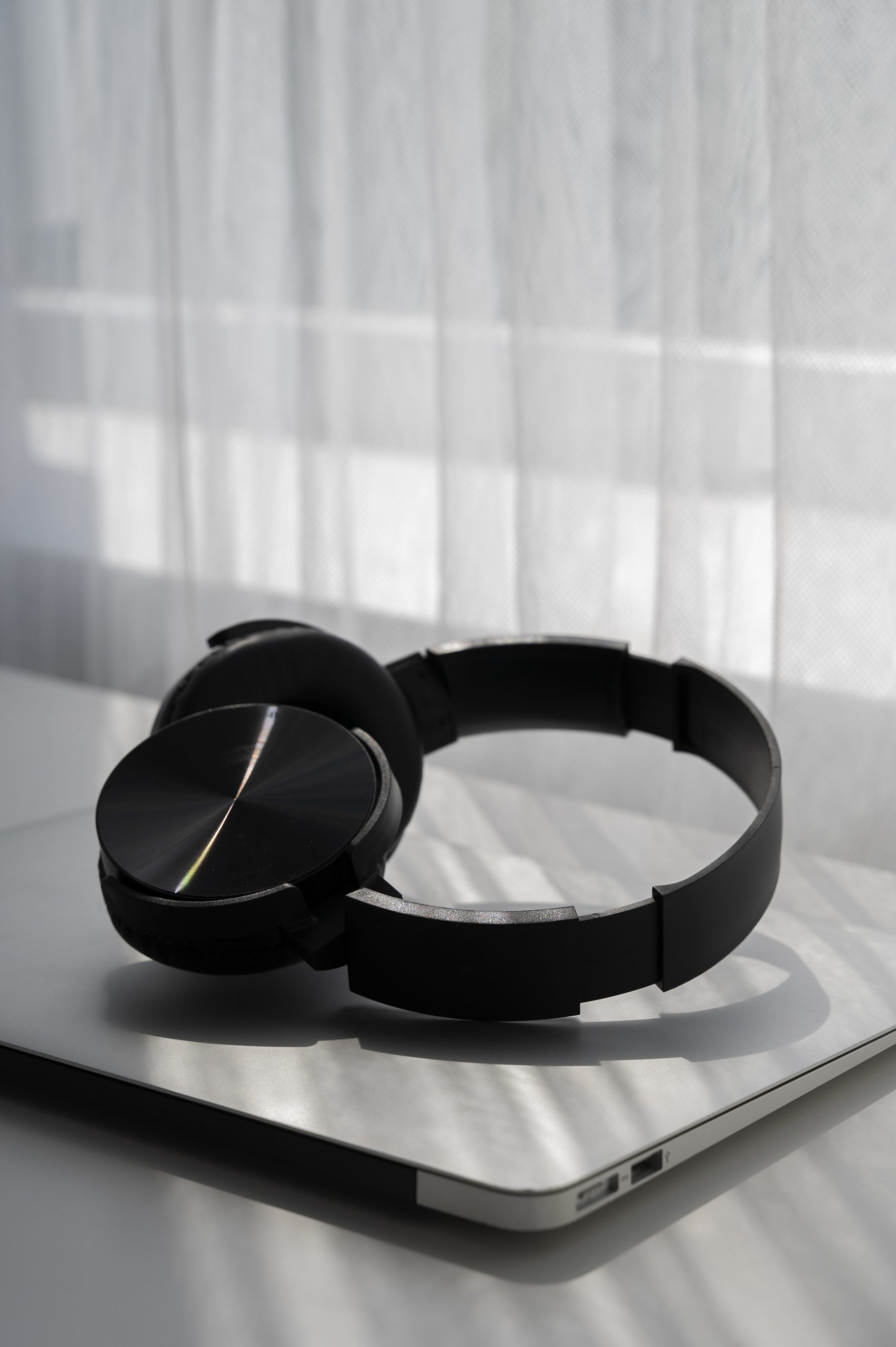 Wireless Noise-Cancelling Headphones - Image 2
